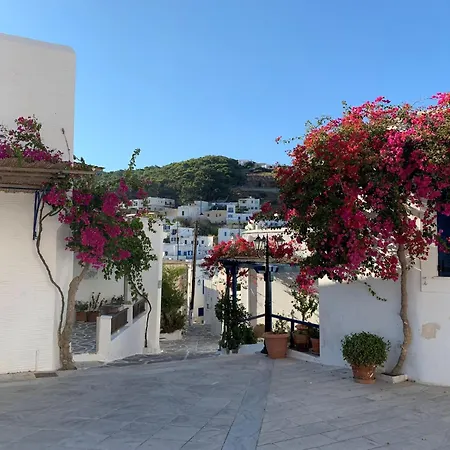 Exquisite Santorini Luna 3 Bedrooms Breathtaking Sea Views Villa Akrotírion